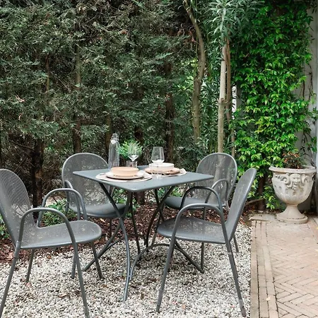 The Artist's Nest - By My In דירה קומו